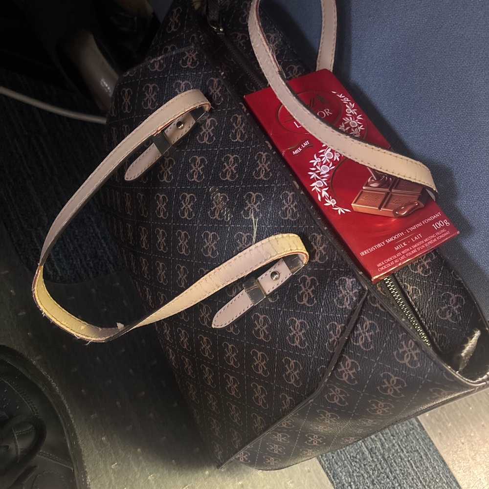 Guess Black and Cream Tote Bag